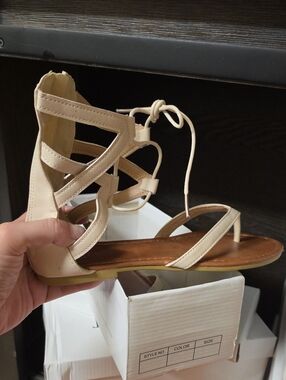 Nwt Women’s Lace-Up Gladiator Sandals in Beige